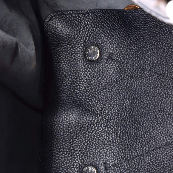 Louis Vuitton Carmel Hobo Mahina Leather - Picture 5 of 6